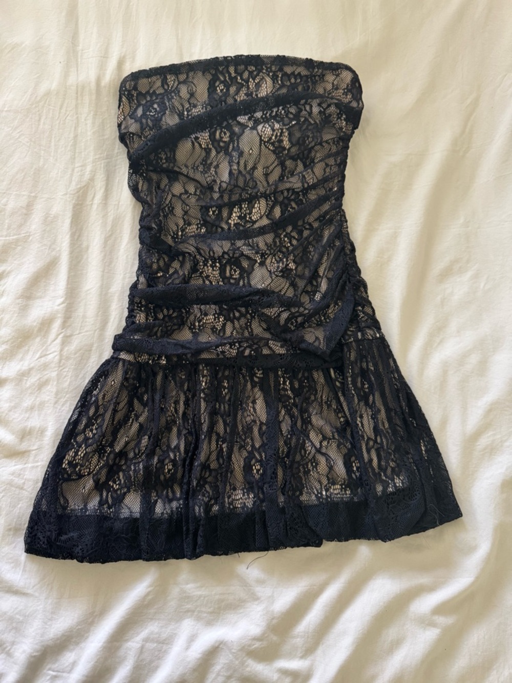 Strapless Black Lace Dress - Elegant Evening Fit